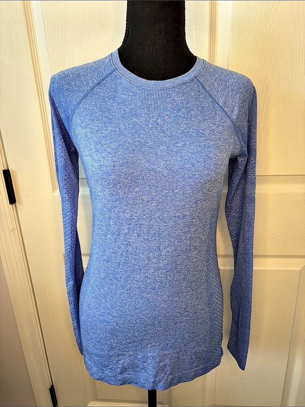 FIGS Seamless Long Sleeve Athletic Top in Blue Size Small